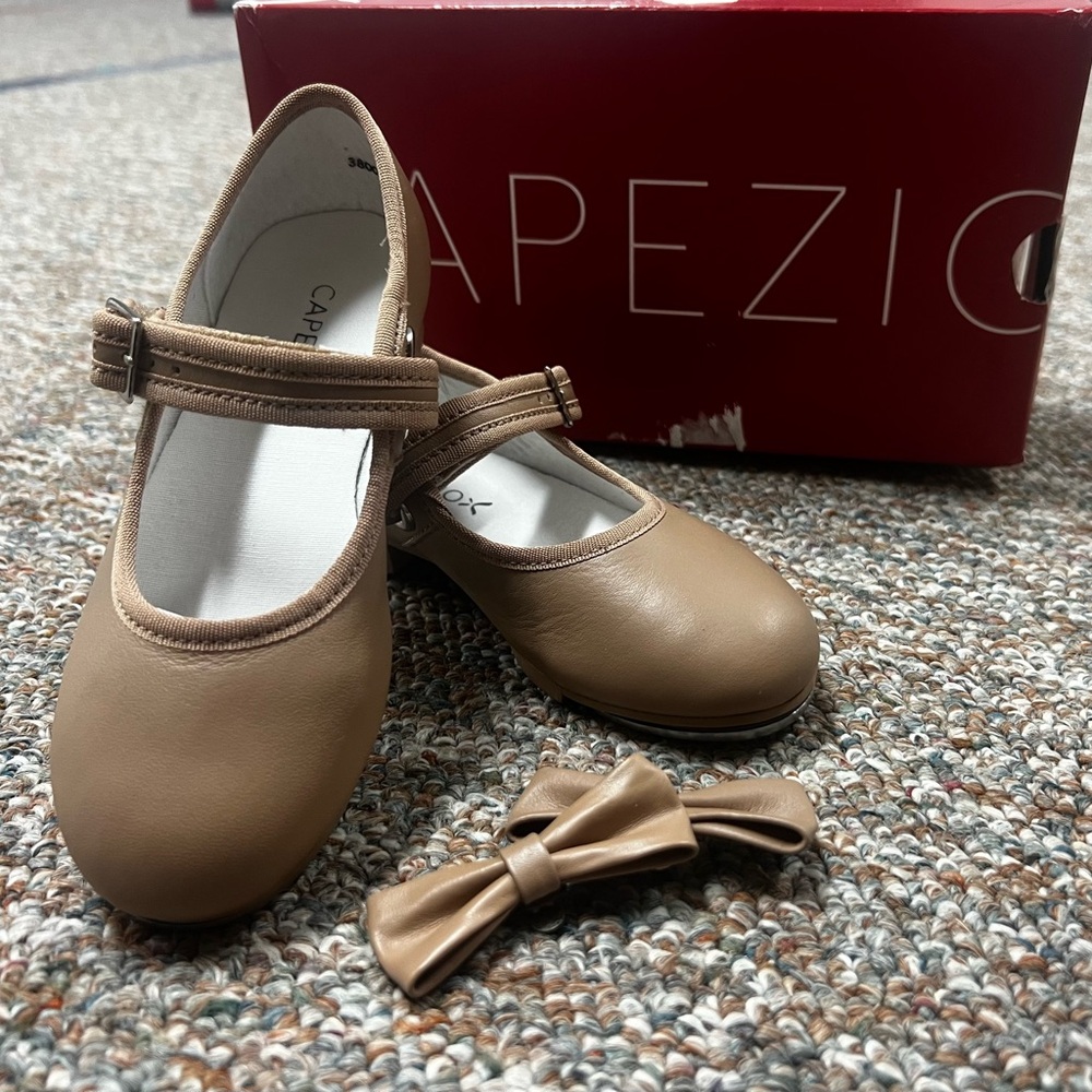 Brand New Capezio Toddler Size 10M Caramel Mary Jane Velcro Buckle Tap Shoe